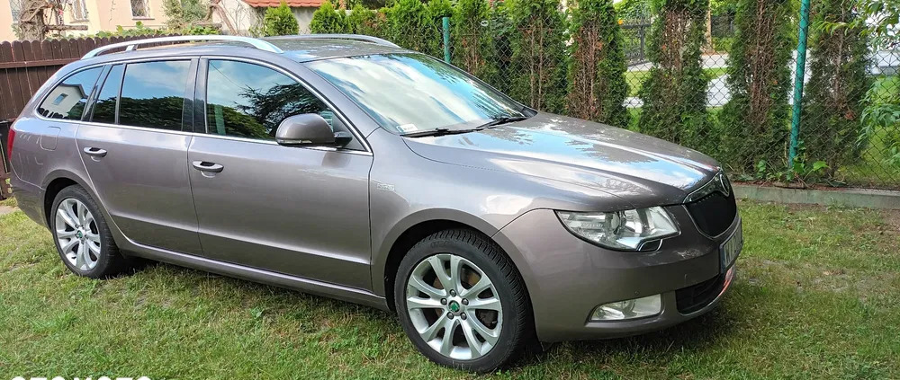 samochody osobowe Skoda Superb cena 35000 przebieg: 157000, rok produkcji 2012 z Warszawa